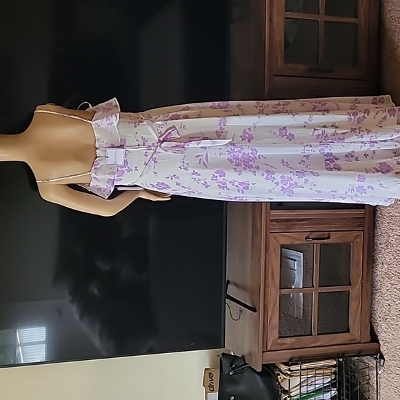 Premier Amour White & Purple Floral Maxi Amour Sleeveless Floral Maxi Dress - Picture 15 of 17
